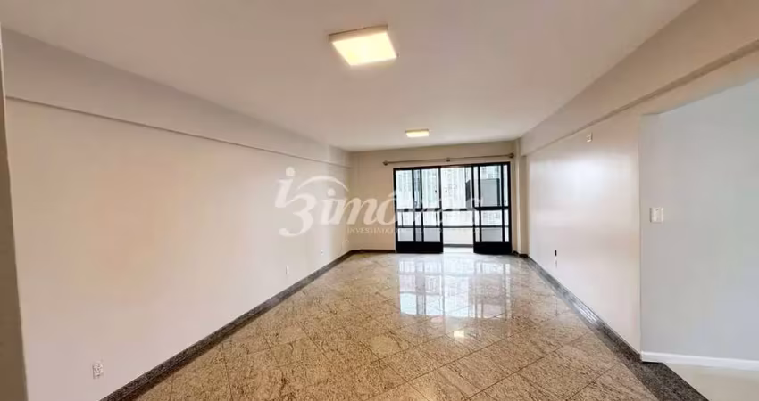 Apartamento semimobiliado para locação, 3 quartos (sendo 1 suíte), 2 vagas, edifício thide praun, bairro centro, itajaí-sc