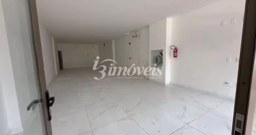 Sala / loja, para locação anual, 89,53m² , bairro praia brava, itajaí-sc, com grande visibilidade de quem passa.