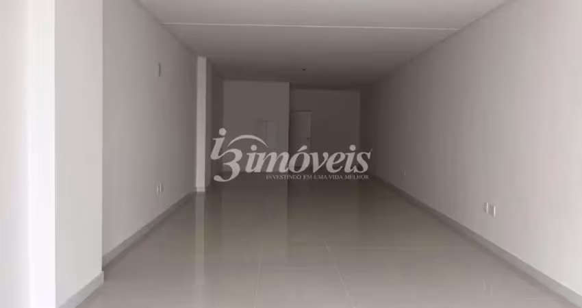 Sala / loja, para locação anual, 86m², bairro canto da praia, itapema-sc, com grande visibilidade de quem passa.