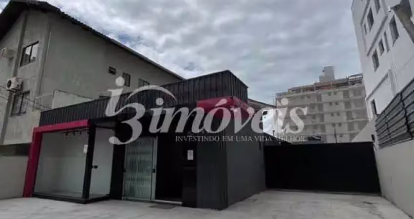 Perfeito para a sua empresa, sala para locação anual na praia brava em itajai/sc com grande visibilidade de quem passa.