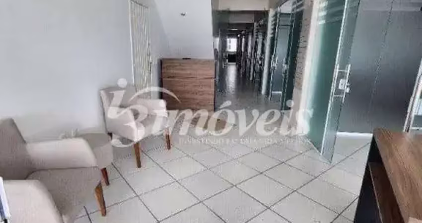 Casa comercial com 10 salas para alugar na Avenida Ministro Victor Konder, Centro, Itajaí