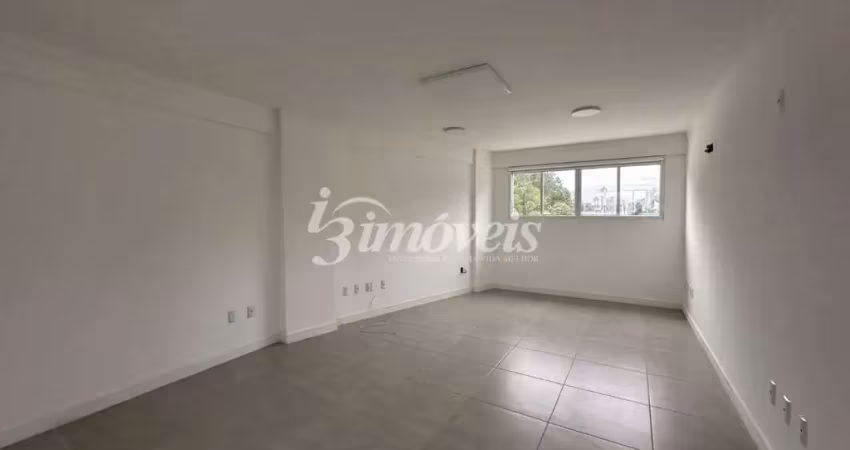 Sala para locação anual em edifício comercial na barra norte em balneário camboriu/sc