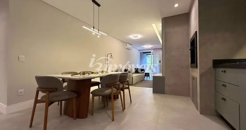 Apartamento para locação anual, totalmente mobiliado, equipado, com 3 quartos ( sendo 1 suite), 2 vagas de garagem, no bairro praia dos amores, balneário camboriú-sc