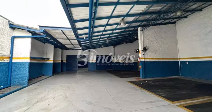 Galpão novo, para locação anual quase de esquina, com 220m² ,bairro fazenda, itajaí-sc.