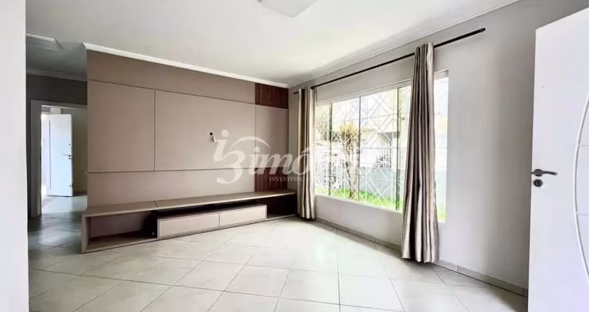 Casa para locação anual semimobiliada, com 2 quartos, 2 vagas de garagem, no bairro centro, itajaí -sc