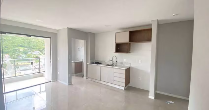 Apartamento para locação anual, semimobiliado, com 2 quartos (sendo uma suíte), 1 vaga de garagem, lago moraine residencial, no bairro fazenda, itajaí-sc