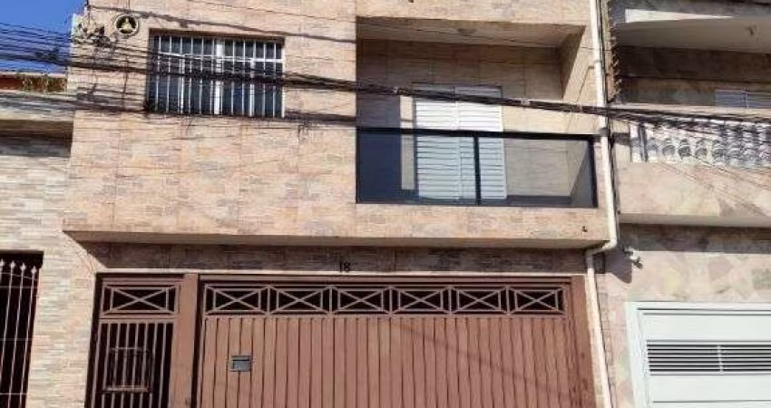 Casa Sobreposta para Alugar na Vila ABC, São Paulo - 3 dormitórios, suíte e garagem
