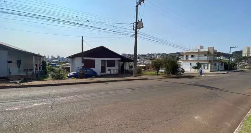 Terreno à venda na Tamoios esquina com a rua Guaranis, 16, Esplanada, Chapecó