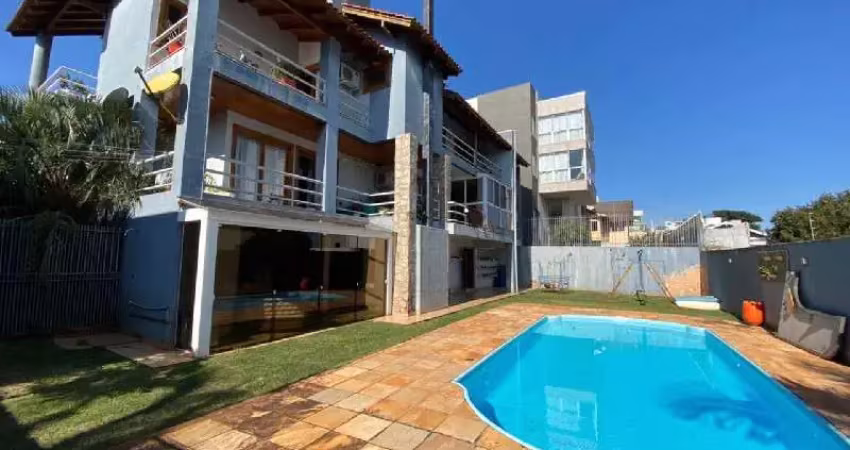 Casa com 3 quartos à venda na Das Flores, 50, Maria Goretti, Chapecó