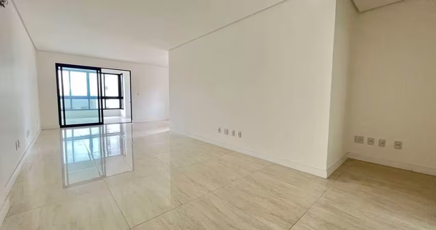 Apartamento com 3 quartos para alugar na Marechal José B. Bormann, 438, Centro, Chapecó