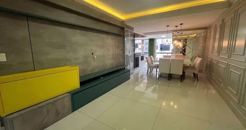 Apartamento com 4 quartos para alugar na Avenida Porto Alegre - D, 392, Centro, Chapecó