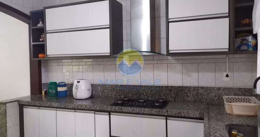 Sobrado com 3 dormitórios à venda, 125 m² por R$ 650.000,00 - Jardim Del Rey - São José dos Campos/SP