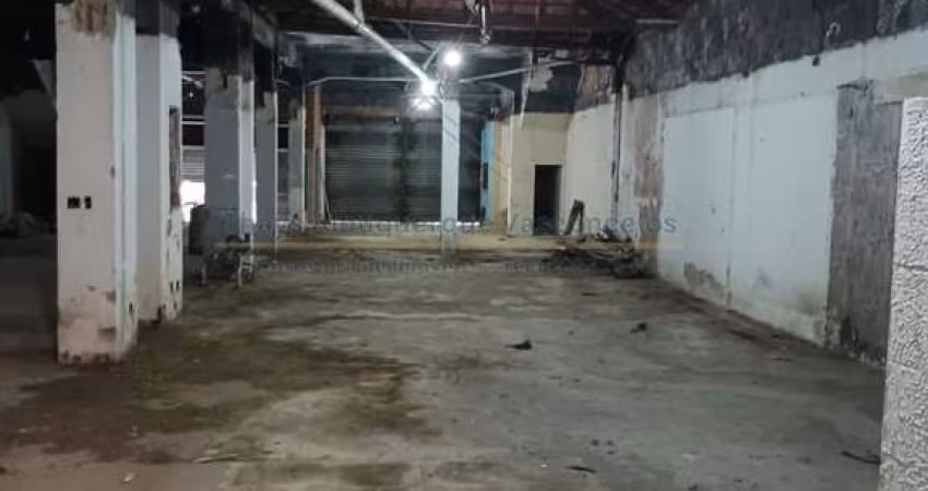Loja Comercial altos e baixos - Locação R$ 16.000,00 + Iptu - 617,75 m² - Centro em Santos