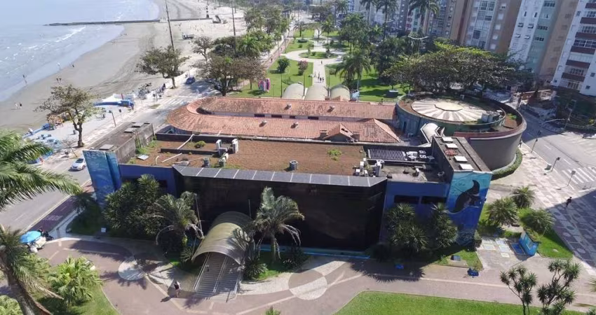 Apartamento Reformado na Orla da Ponta da Praia, Santos  1 Quarto com Garagem e Lazer!