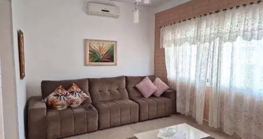 Casa à venda no santa maria, santos/sp - 3 quartos, reformada, 2 vagas e quintal grande