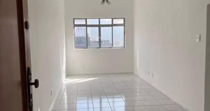 Venda apto de 2 quartos, predio com lazer, elevador e vaga suficiente na vila matias em santos -sp