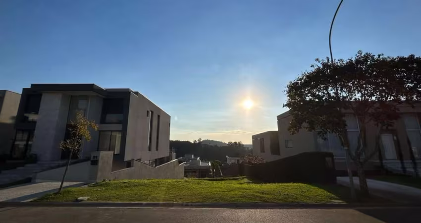 Terreno em Condomínio para Venda em Santana de Parnaíba, Alphaville Residencial Genesis 2