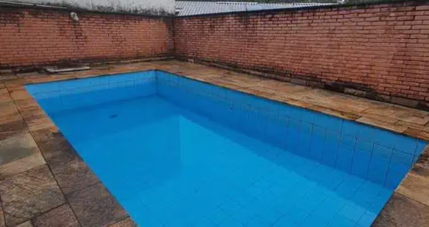 Casa para retrofit em alphaville com uma bela estrutura para moderniza! oportunidade !