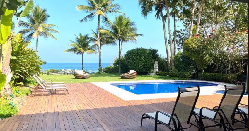 Belíssima casa pé na areia em condomínio fechado. elegante, finamente decorada, ampla e luminosa com área barbecue, piscina privada e quadra de tênis. localização privilegiada em c
