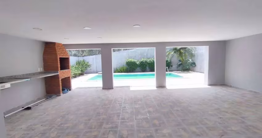 Casa para locação em alphaville -alphaville é um bairro nobre dos municípios de barueri e santana de parnaíba, no estado de são paulo.