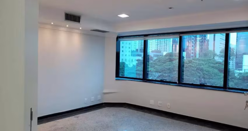 Esta sala tem 77m2 em alphaville ideal para  coworking com metragem de 100 a 1000 metros quadrados