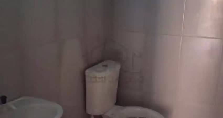 Casa de aluguel com 4 cômodos por r$ 1.000 jd. itapeva mauá