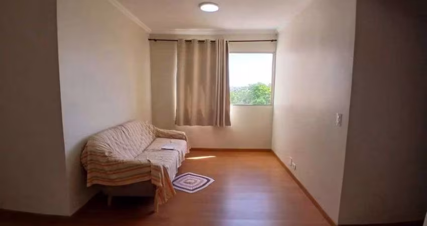 Socorro: Apartamento reformado para venda tem 73 m² com 3 quartos, garagem.