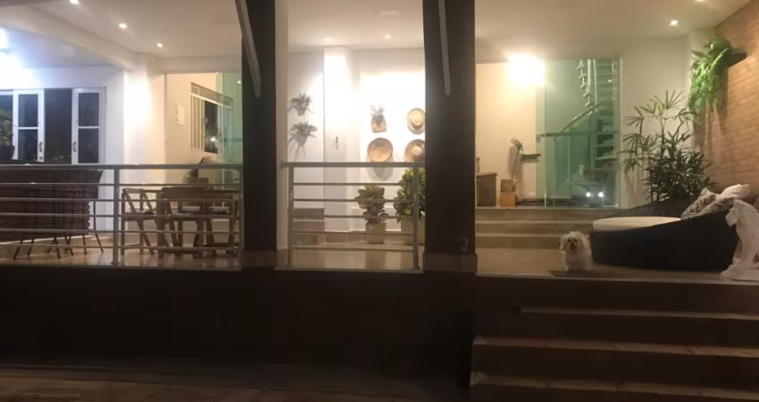 Casa com 3 quartos à venda no Jardim Marquesa