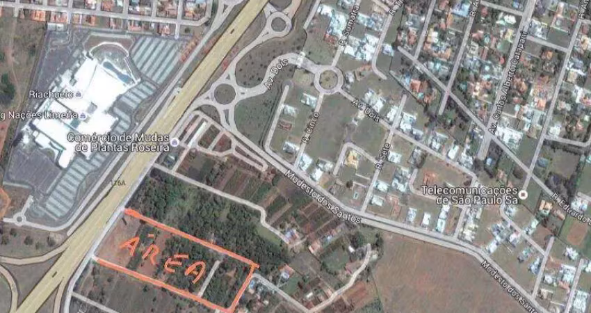 Terreno à venda no Bairro Parronchi, Limeira 