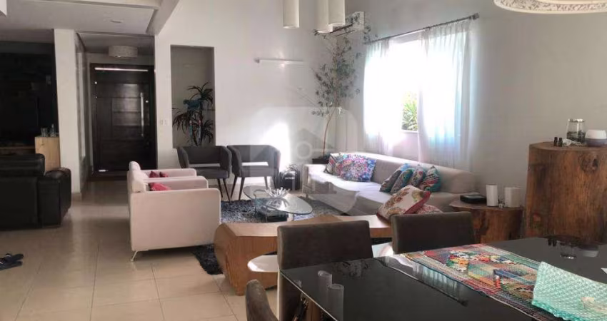 Casa à Venda no Condomínio Gavea Hill I