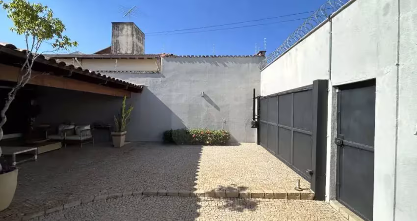 Casa à Venda no Bairro Tabajaras.