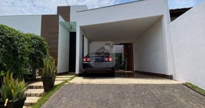 Casa à venda no bairro Jardim Inconfidência.