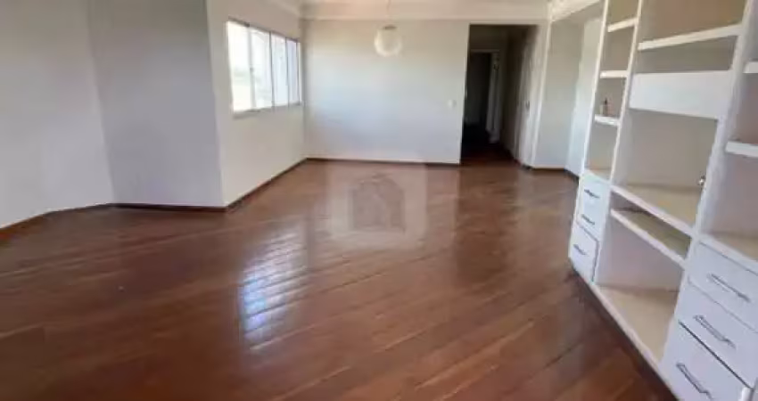Apartamento à venda no Bairro Centro.