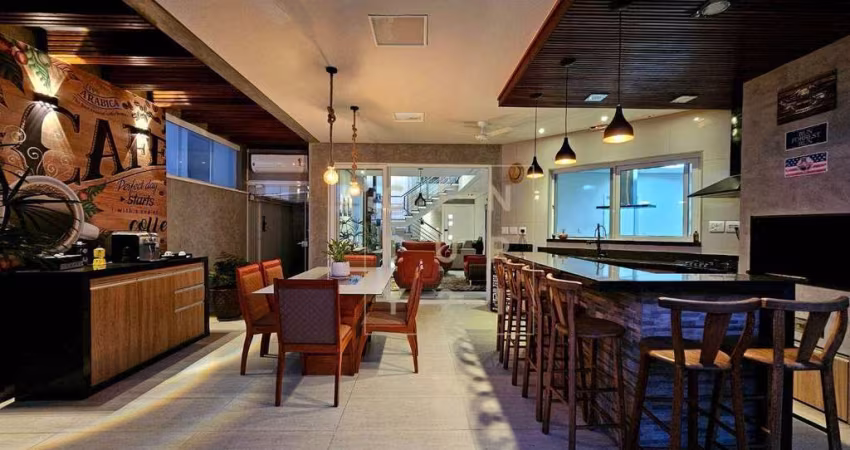 Casa com 3 Quartos à Venda, 308 m² por R$ 2.200.000