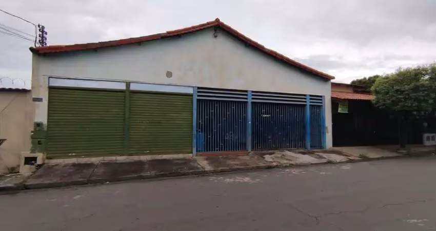 Casa para Venda em Goiânia, Setor Centro Oeste, 4 dormitórios, 2 suítes, 4 banheiros, 2 vagas
