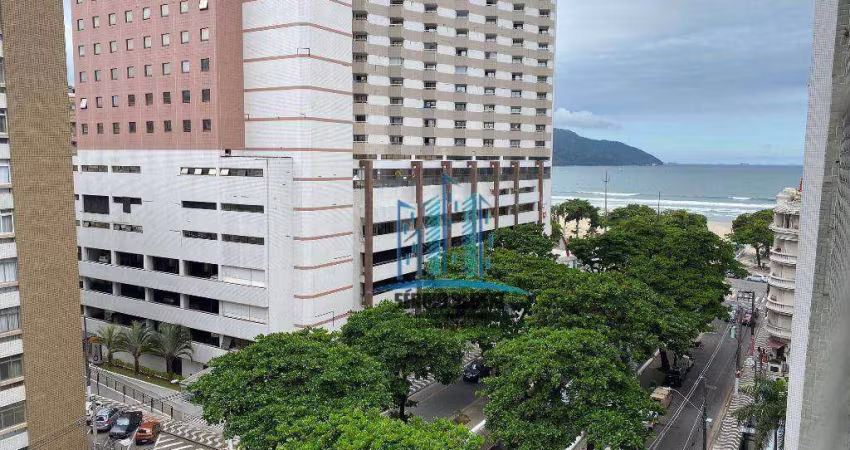 Vende-se apartamento no Gonzaga, Santos, com vista mar, próximo ao Shopping Balneário.