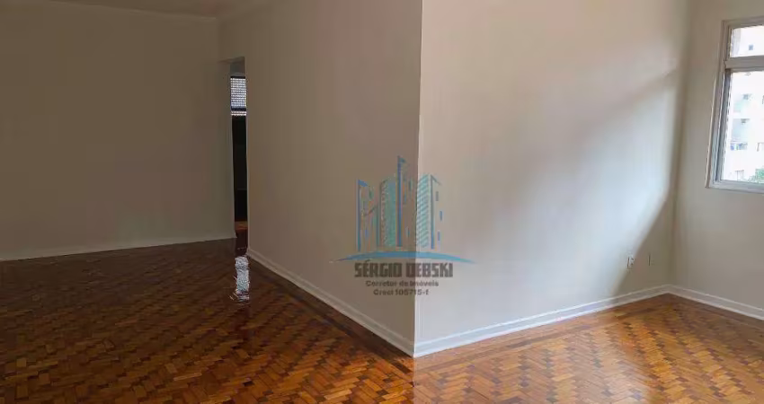 Vende-se apartamento amplo no gonzaga, claro e arejado, com 3 quartos, vaga demarcada.