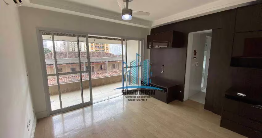 Aluga-se apartamento de 1 quarto, varanda, prédio com lazer, 1 vaga demarcada. gonzaga, santos-sp.