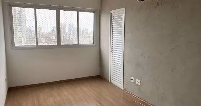 Vende-se apartamento em andar alto, claro e arejado, prédio recente no bairro da vila belmiro em santos-sp.  próximo à santa casa e beneficência