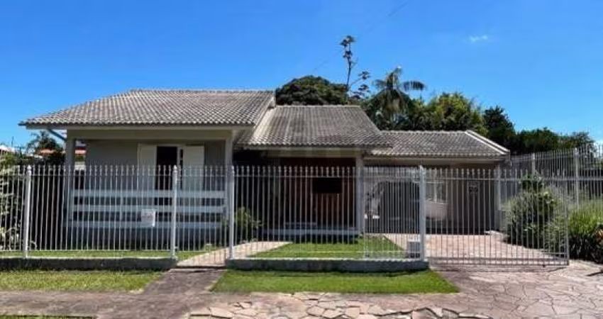 Casa 3 Dormitórios - Pinheirinho