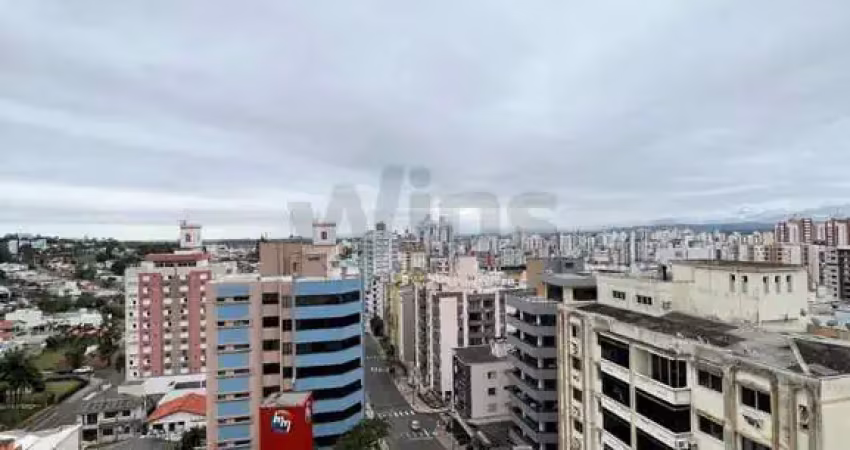Cobertura semimobiliada com piscina e área gourmet completa, vaga de garagem dupla com carregamento para carro elétrico.