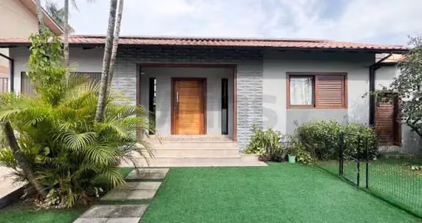 Casa com piscina mobiliada próx. a unesc - 3 dorm 1 suíte