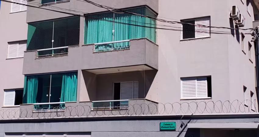 Excelente apto no Roosevelt 3º andar.