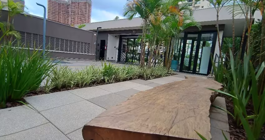 Apartamento novinho, reformado pela melhor arquiteta de alphaville, imóvel com estilo europeu minimalista, peças de arte em grande luxo.