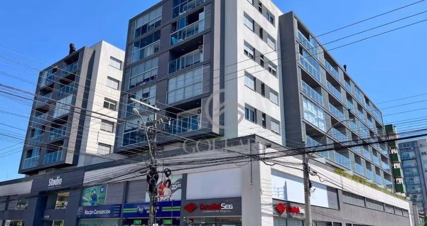 Loft com ótimo espaço em local privilegiado no Centro