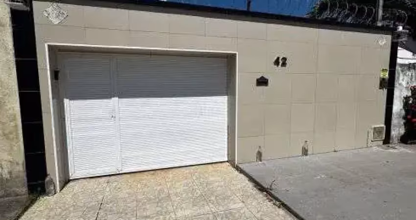 Vendo casa duplex com 4 quartos na melhor localização de messejana