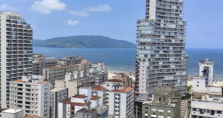 Varanda Gourmet em andar alto a 1 quadra da praia.