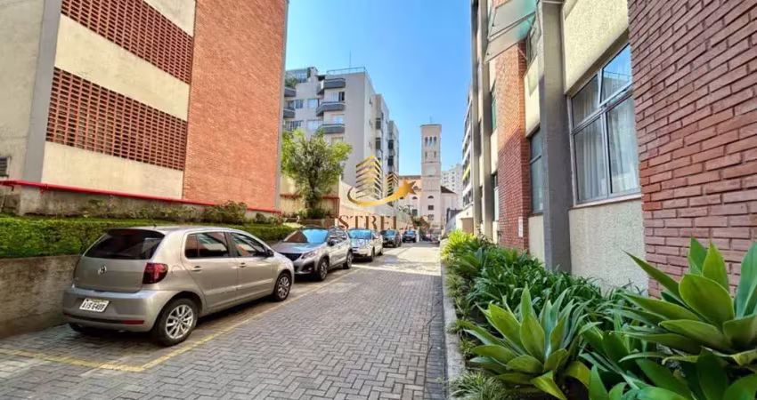 Vende apto, 2 quartos, 1 vaga, próximo a praça espanha no batel