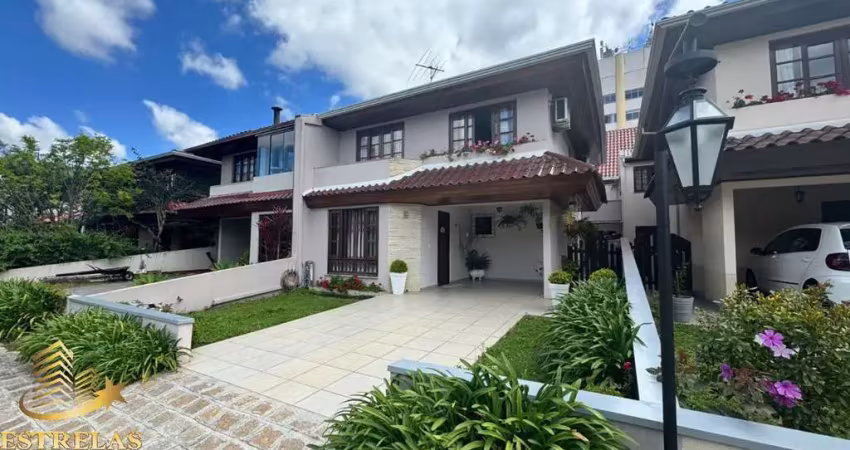 Vende lindo sobrado em condomínio, 3 quartos, 2 vagas, campina do siqueira