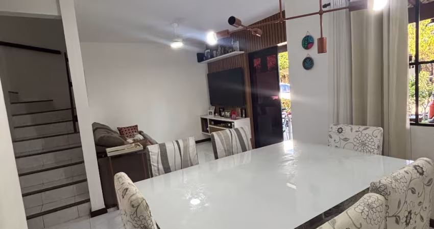 Triplex para venda em Stella Mares!